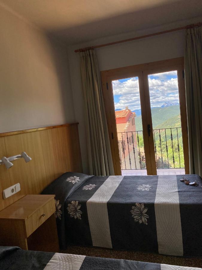 Hostal Alt Llobregat Касталя-да-н'Уг Екстер'єр фото