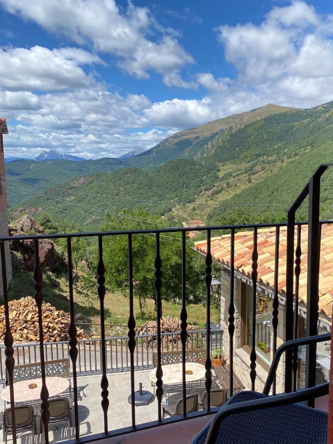 Hostal Alt Llobregat Касталя-да-н'Уг Екстер'єр фото