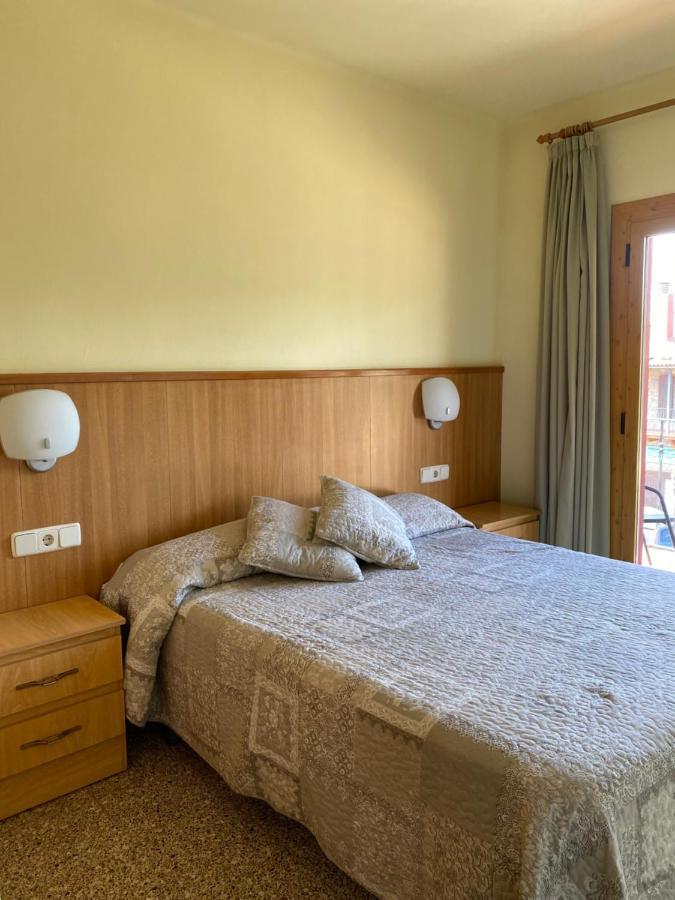Hostal Alt Llobregat Касталя-да-н'Уг Екстер'єр фото