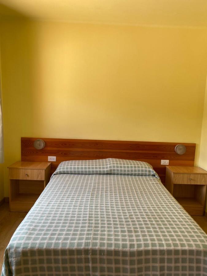 Hostal Alt Llobregat Касталя-да-н'Уг Екстер'єр фото