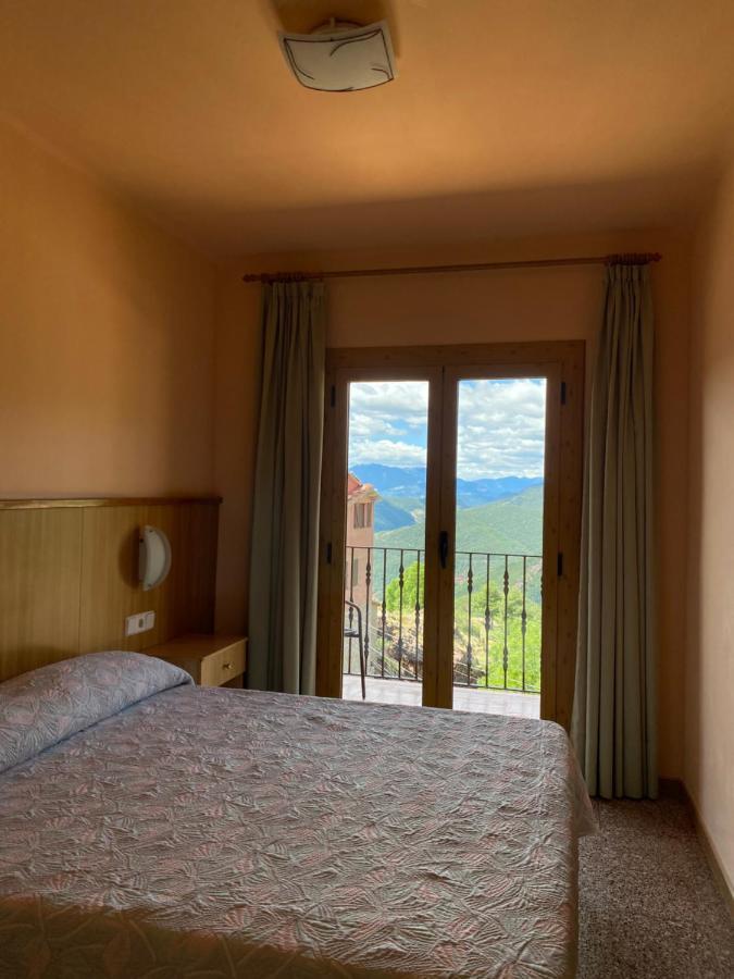 Hostal Alt Llobregat Касталя-да-н'Уг Екстер'єр фото